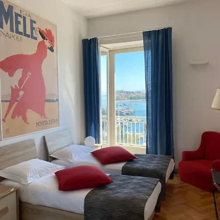 Palazzo Mele بيت ضيافة 4*